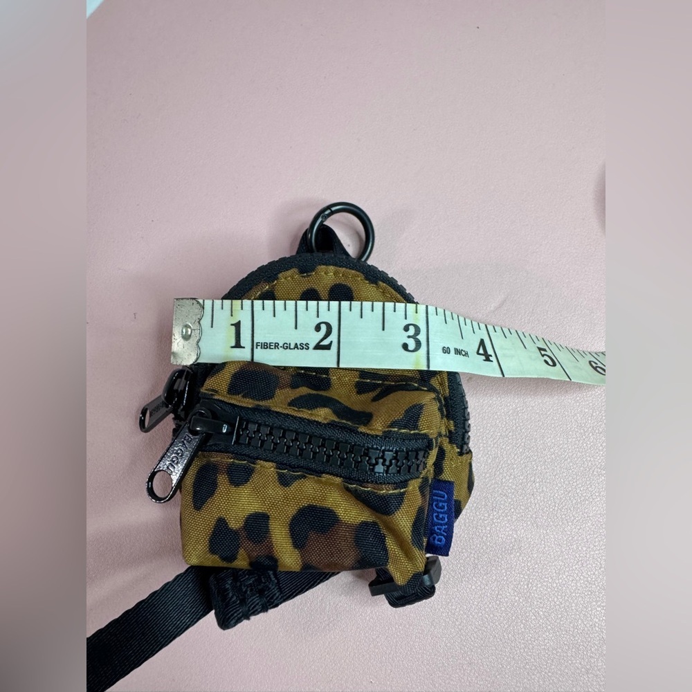 Baggu Backpack Charm - Leopard - Picture 5 of 6
